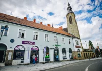 Salon Play zmienił siedzibę i organizuje konkurs - zdjęcie główne