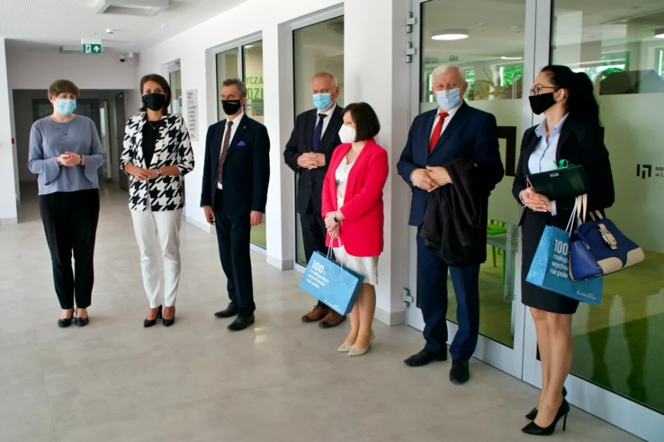 Filia biblioteki w nowej siedzibie oficjalnie otwarta - zdjęcie 20