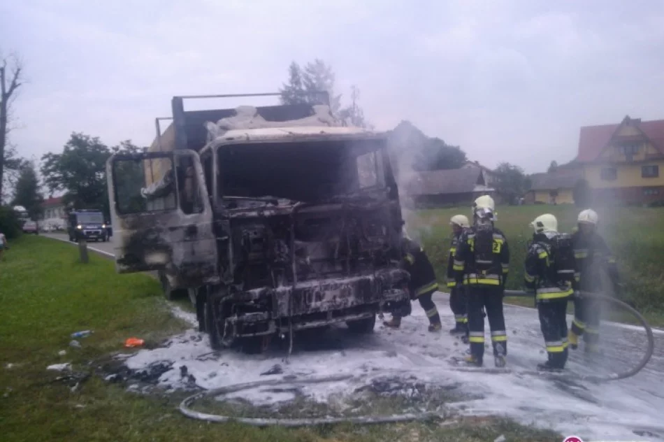 Ciężarówka zapaliła się w czasie jazdy - zdjęcie 3