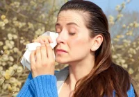 Alergia na pyłki: sposoby na łzawiące i szczypiące oczy - zdjęcie główne