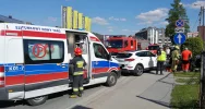 Zderzenie samochodu i motocykla, 3 osoby trafiły do szpitala - zdjęcie 2