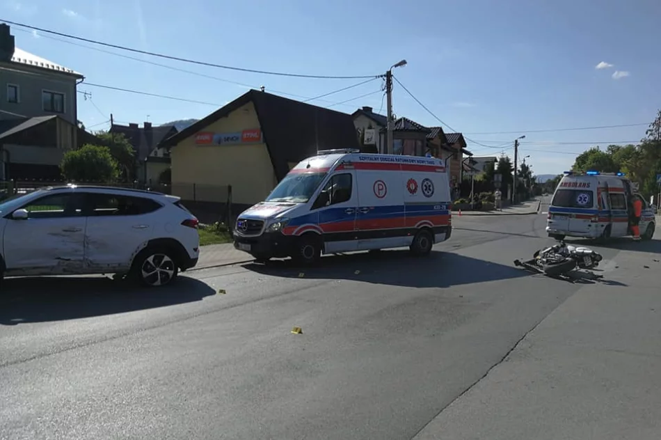 Zderzenie samochodu i motocykla, 3 osoby trafiły do szpitala - zdjęcie 3
