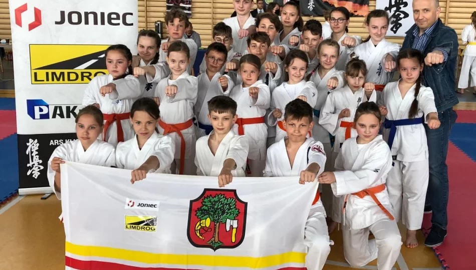 Dominacja młodych karateków ARS Limanowa – JONIEC Team w Turnieju Karate Kyokushin o Puchar Wiślanego Smoka - zdjęcie 1