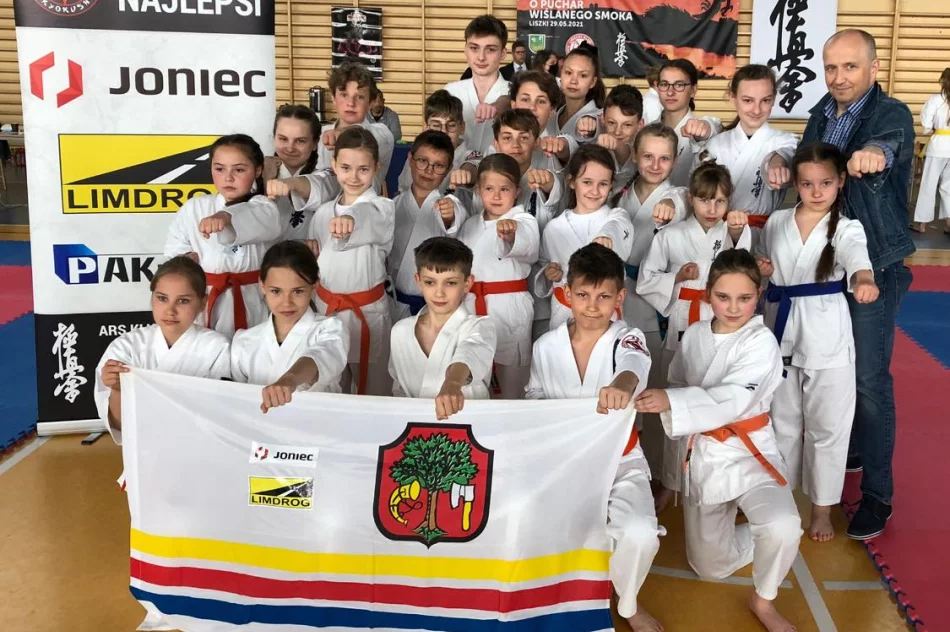 Dominacja młodych karateków ARS Limanowa – JONIEC Team w Turnieju Karate Kyokushin o Puchar Wiślanego Smoka - zdjęcie 2