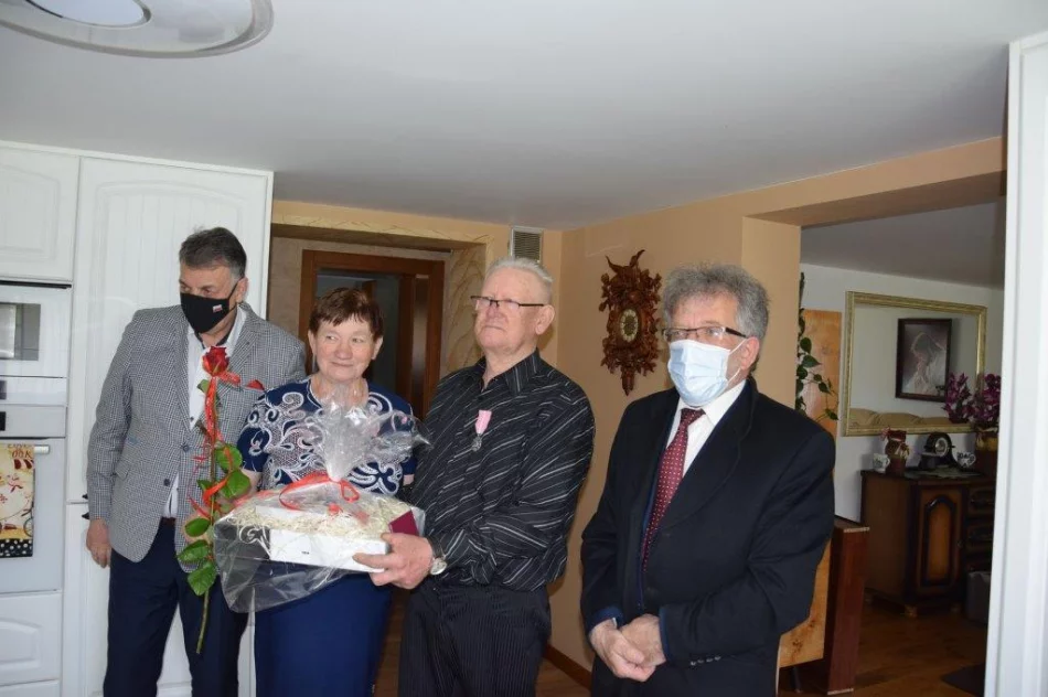 Jubilaci z prezydenckimi medalami za długoletnie pożycie małżeńskie - zdjęcie 4