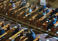 Limit wiernych w kościołach "budzi wątpliwości" - zdjęcie główne