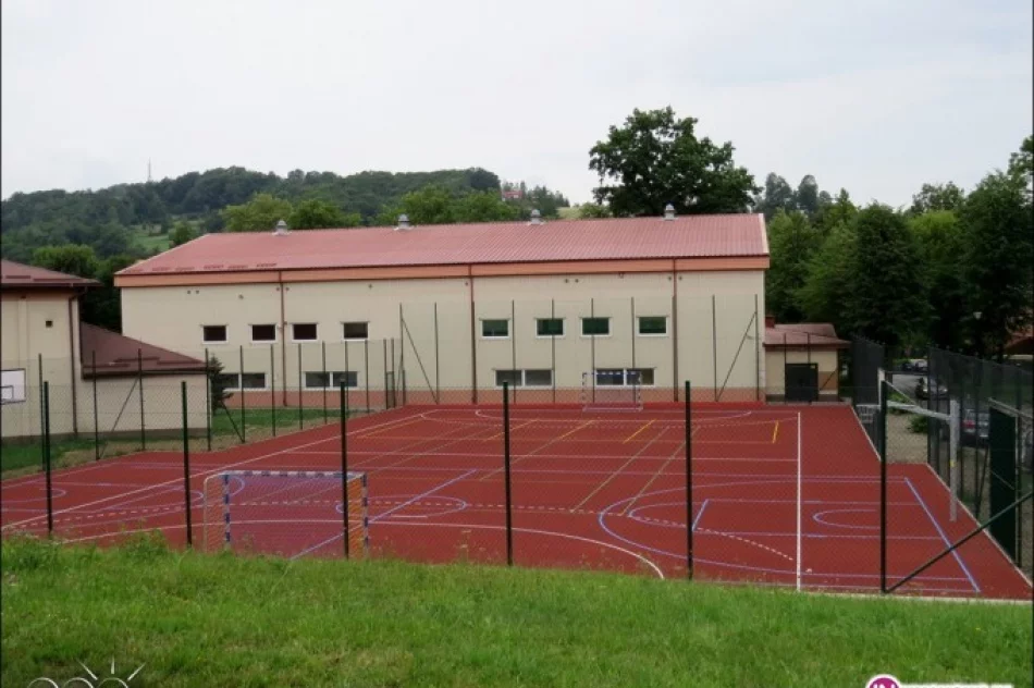 Boisko pod 'trójką' gotowe - zdjęcie 2