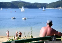 Badanie: w tym roku więcej Polaków niż w 2020 r. planuje wyjazd na wakacje - zdjęcie główne