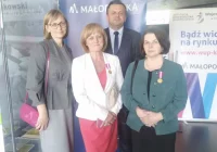 Pracownicy urzędu pracy z medalami od prezydenta - zdjęcie główne