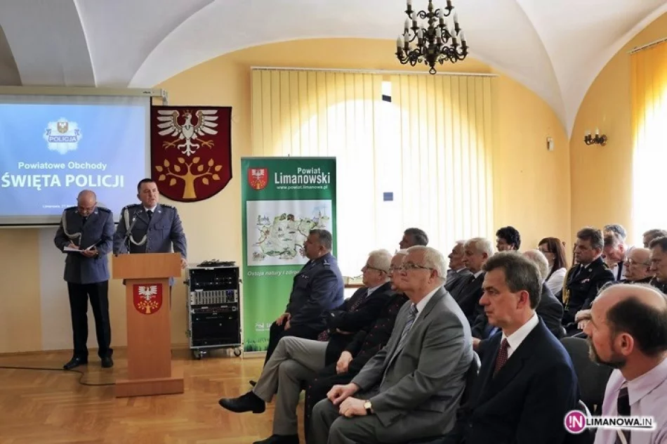 Awanse i odznaczenia z okazji Święta Policji - zdjęcie 2