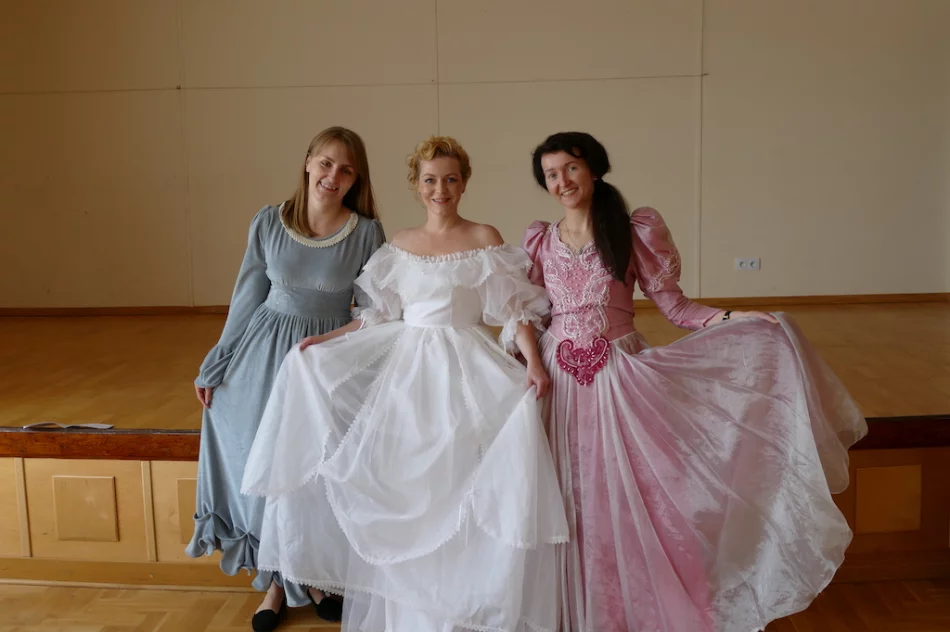 Głośne czytanie w bibliotece - zdjęcie 2