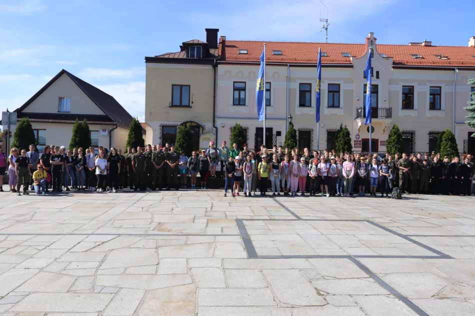 Wędrowali by upamiętnić Jana Pawła II. Otwarto ścieżkę dydaktyczno–przyrodniczą - zdjęcie 3