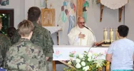 Wędrowali by upamiętnić Jana Pawła II. Otwarto ścieżkę dydaktyczno–przyrodniczą - zdjęcie 5