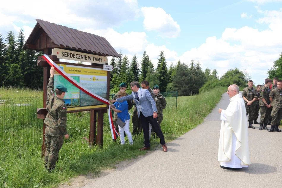 Wędrowali by upamiętnić Jana Pawła II. Otwarto ścieżkę dydaktyczno–przyrodniczą - zdjęcie 6