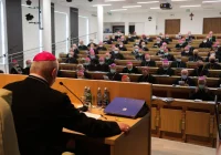 Biskupi zdecydowali: koniec z dyspensą od uczestnictwa w Mszach św. - zdjęcie główne