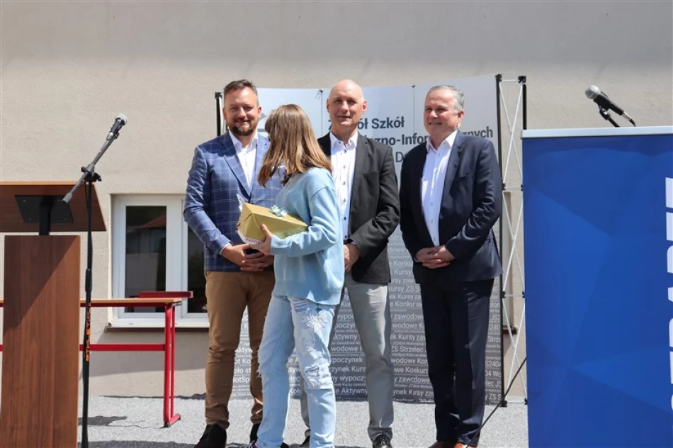 Gala św. Antoniego, święto szkoły i stypendia Blachotrapezu - zdjęcie 2