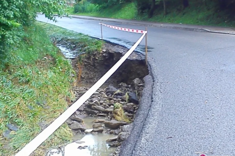 Nawałnica nad Porębą. Interwencje straży - zdjęcie 3