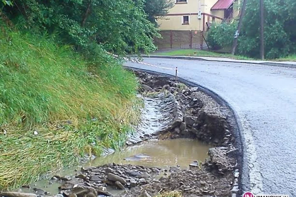Nawałnica nad Porębą. Interwencje straży - zdjęcie 4