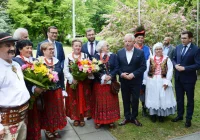 Ludowymi przyśpiewkami witali premiera - zdjęcie główne