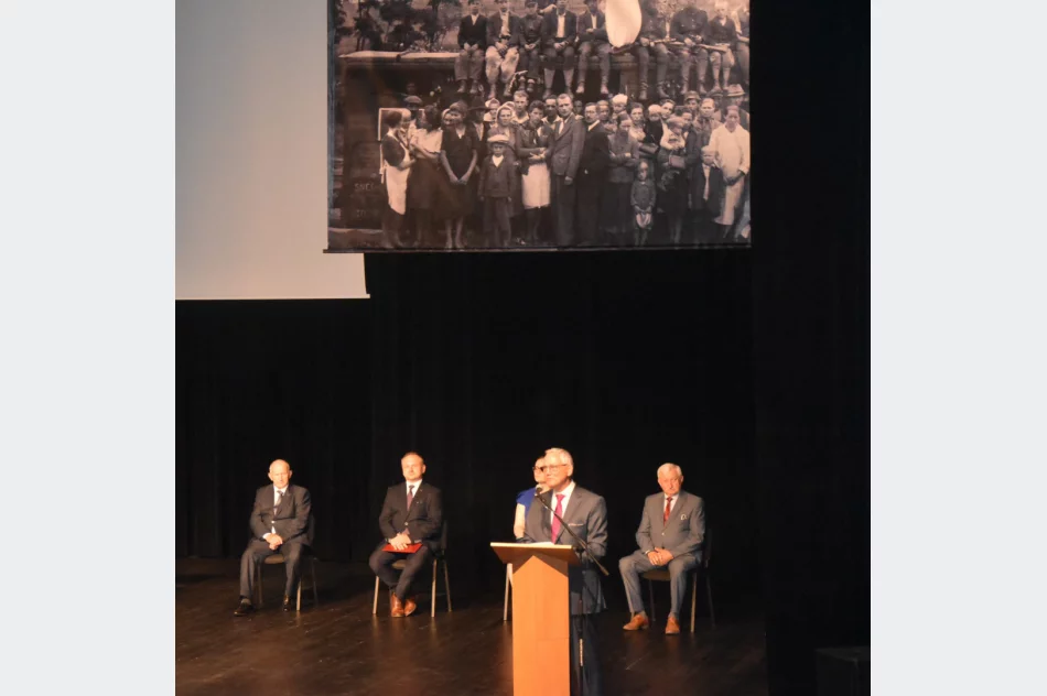 Przez pryzmat Męciny i Lipek – konferencja naukowa w LDK i wystawa w Galerii Sztuki MBP - zdjęcie 2