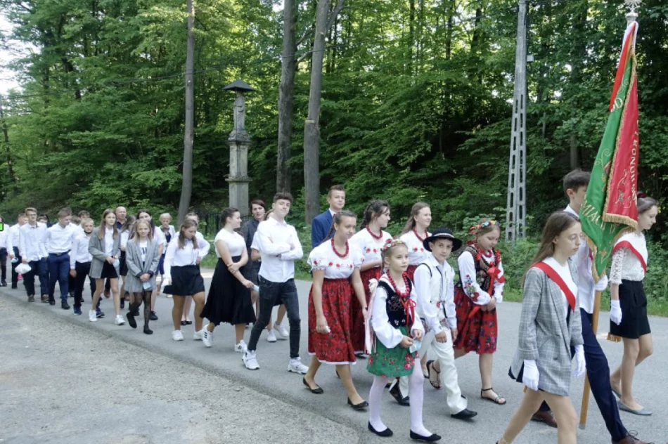 Święto szkolnej społeczności - oddano do użytku i poświęcono nową salę - zdjęcie 2