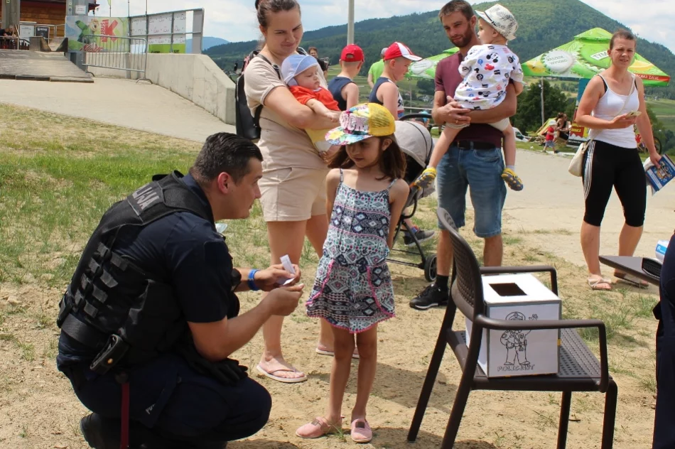 Mundurowi spotkali się z dziećmi - zdjęcie 2