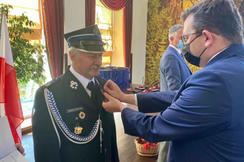 Druhowie oraz pracownicy samorządowi odznaczeni - zdjęcie 15