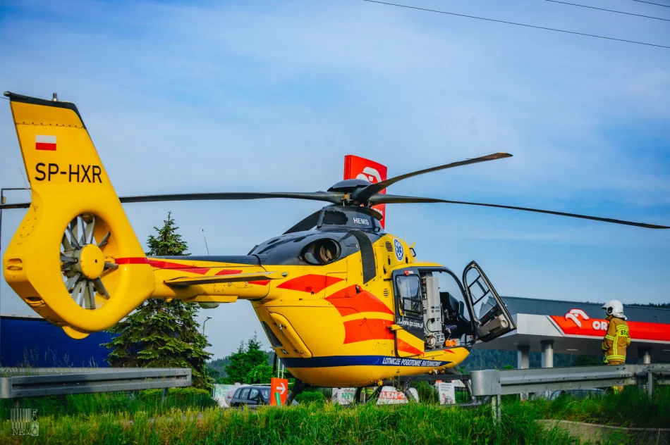 21-letni motocyklista uderzył w dwa samochody. Nieprzytomny został zabrany przez LPR  - zdjęcie 6