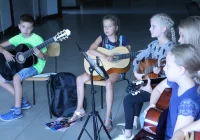 Zapraszamy na warsztaty gitarowe dla dzieci i młodzieży. - zdjęcie główne