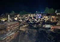 W wielkim pożarze 9 osób zostało rannych, trwają prace rozbiórkowe. Na pomoc żołnierze WOT - zdjęcie główne