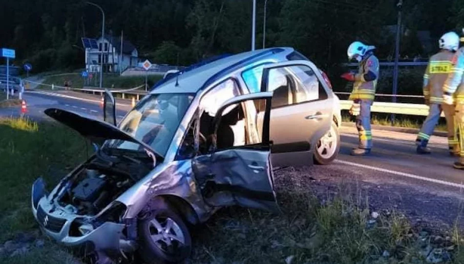 Groźnie wyglądające zderzenie dwóch pojazdów na drodze wojewódzkiej - zdjęcie 1