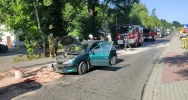 Zderzenie dwóch pojazdów na skrzyżowaniu, jedna osoba trafiła do szpitala - zdjęcie 3