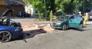 Zderzenie dwóch pojazdów na skrzyżowaniu, jedna osoba trafiła do szpitala - zdjęcie 4
