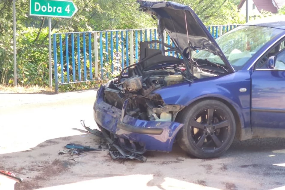 Zderzenie dwóch pojazdów na skrzyżowaniu, jedna osoba trafiła do szpitala - zdjęcie 6