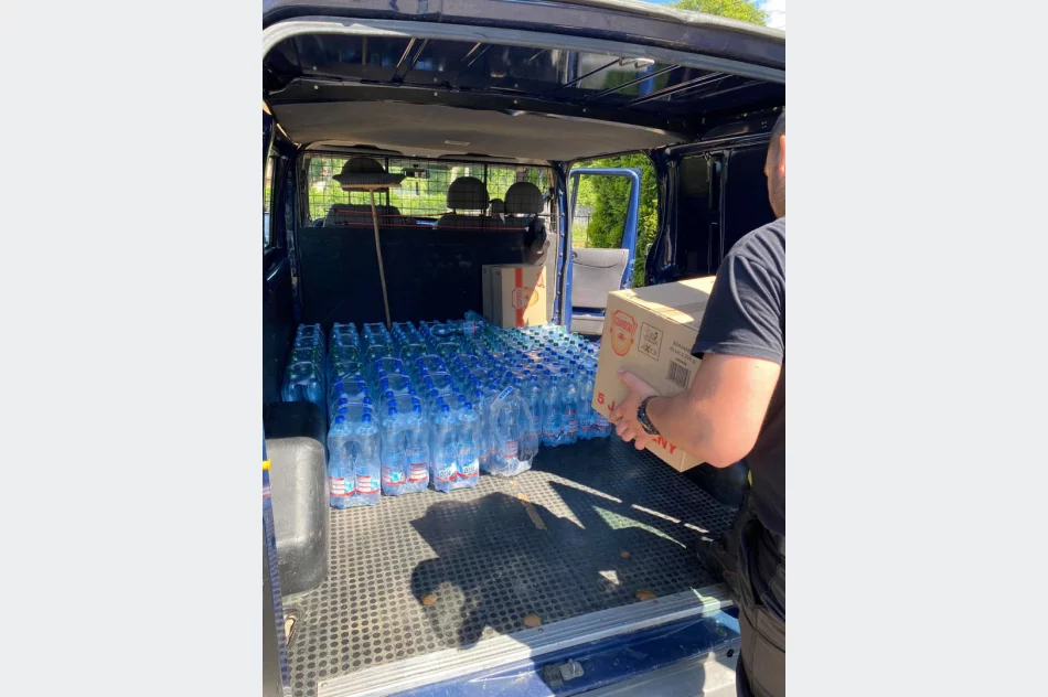 Wielka mobilizacja mieszkańców gminy. Strażacy zawieźli dary dla pogorzelców - zdjęcie 4