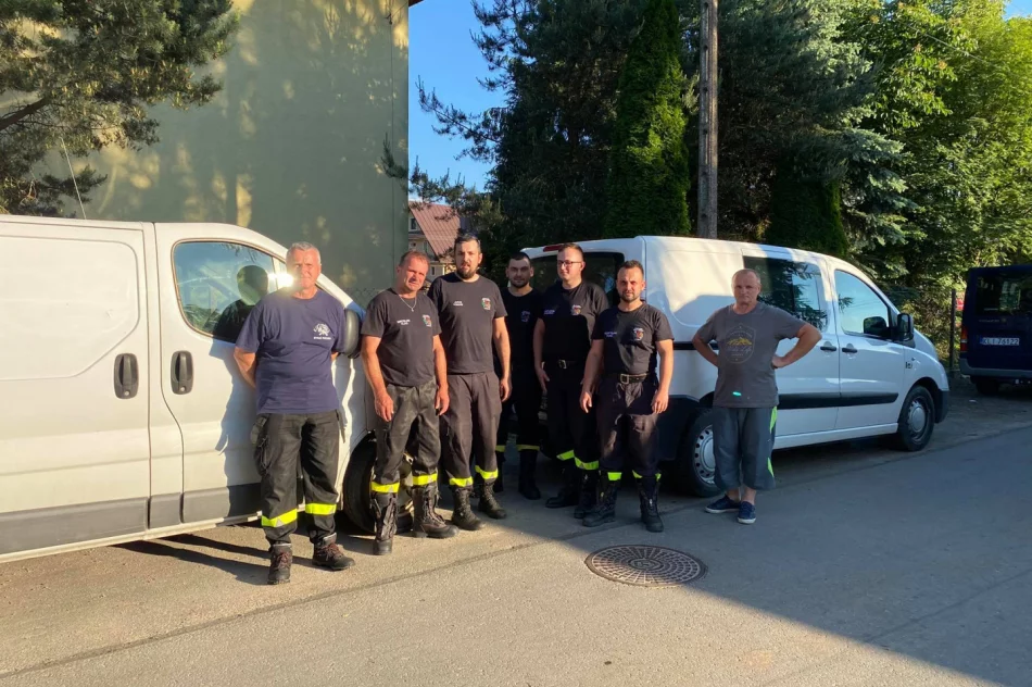 Wielka mobilizacja mieszkańców gminy. Strażacy zawieźli dary dla pogorzelców - zdjęcie 9