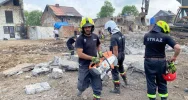 Strażacy z Limanowszczyzny pomagają w sprzątaniu po wielkim pożarze - zdjęcie 4