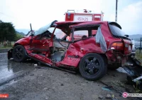 Honda uderzyła w zaparkowane samochody - zdjęcie główne