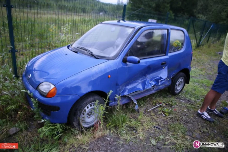 Honda uderzyła w zaparkowane samochody - zdjęcie 2