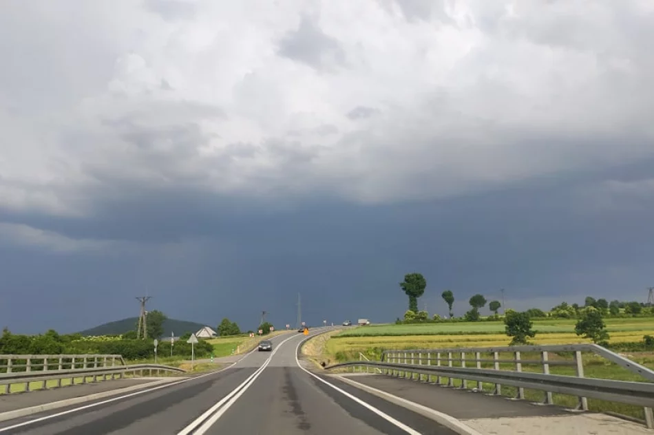 Superkomórka burzowa nad Limanowszczyzną - ogromne kule gradowe. W Koniuszowej trąba powietrzna - zdjęcie 11