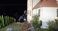 Trąba powietrzna (flimy). Uszkodzonych 39 budynków mieszkalnych - zdjęcie 3