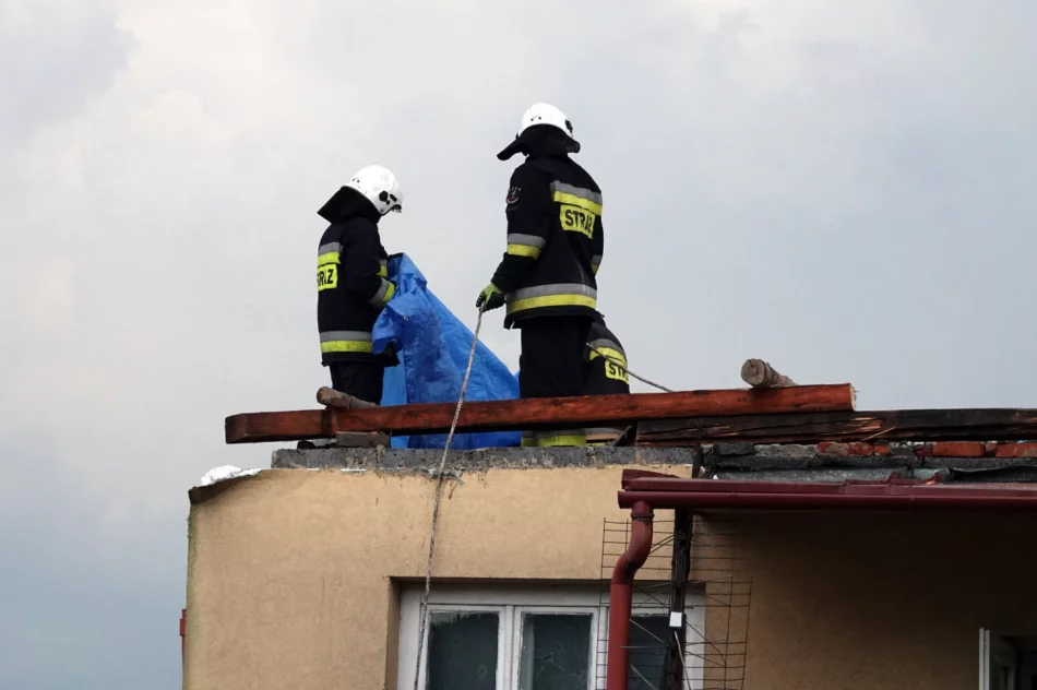 Trąba powietrzna (flimy). Uszkodzonych 39 budynków mieszkalnych - zdjęcie 8