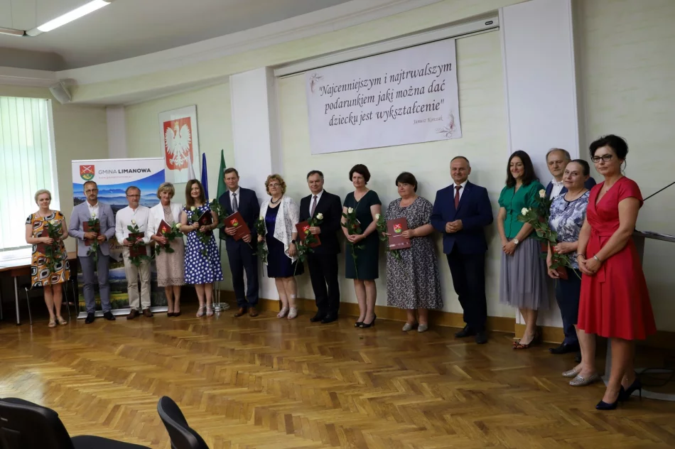 Nagrodzono najlepszych uczniów w roku szkolnym 2020/2021 - zdjęcie 2