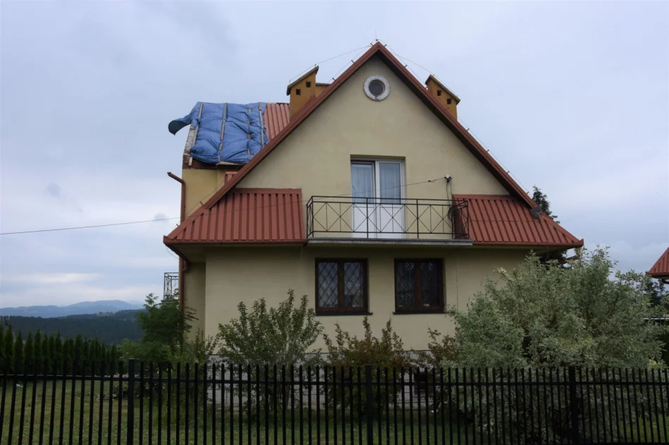 Premier Mateusz Morawiecki: straty po przejściu trąby powietrznej robią gigantyczne wrażenie - zdjęcie 4