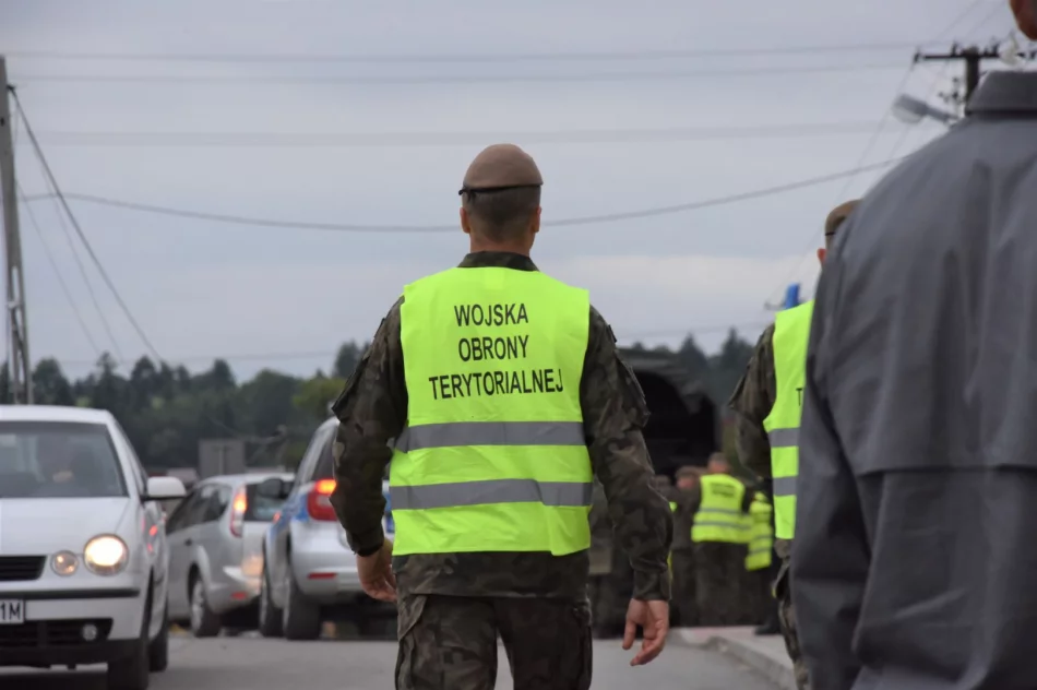 Premier Mateusz Morawiecki: straty po przejściu trąby powietrznej robią gigantyczne wrażenie - zdjęcie 6