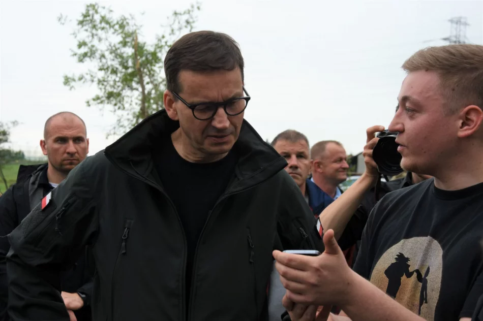 Premier Mateusz Morawiecki: straty po przejściu trąby powietrznej robią gigantyczne wrażenie - zdjęcie 19