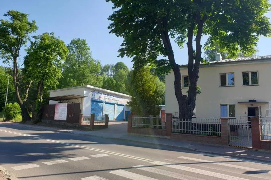 Pracownicy szpitala odnowili budynki sekcji transportu - zdjęcie 3