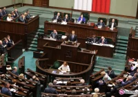 Ceny paliwa sztucznie zaniżone. Dyskusja z premierem - zdjęcie główne