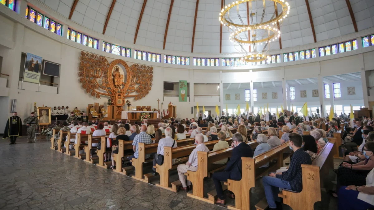 Liczenie katolików podczas niedzielnych praktyk religijnych