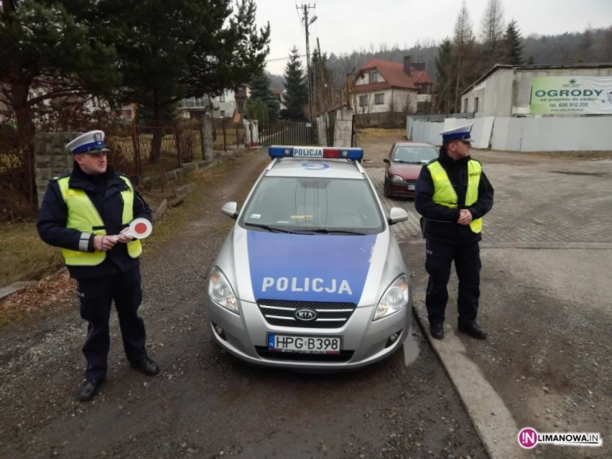 48 wypadkow, 3 śmiertelne i 300 pijanych